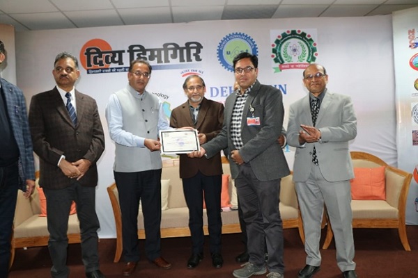 Dr. Gaurav Richhariya received Young Scientist Award